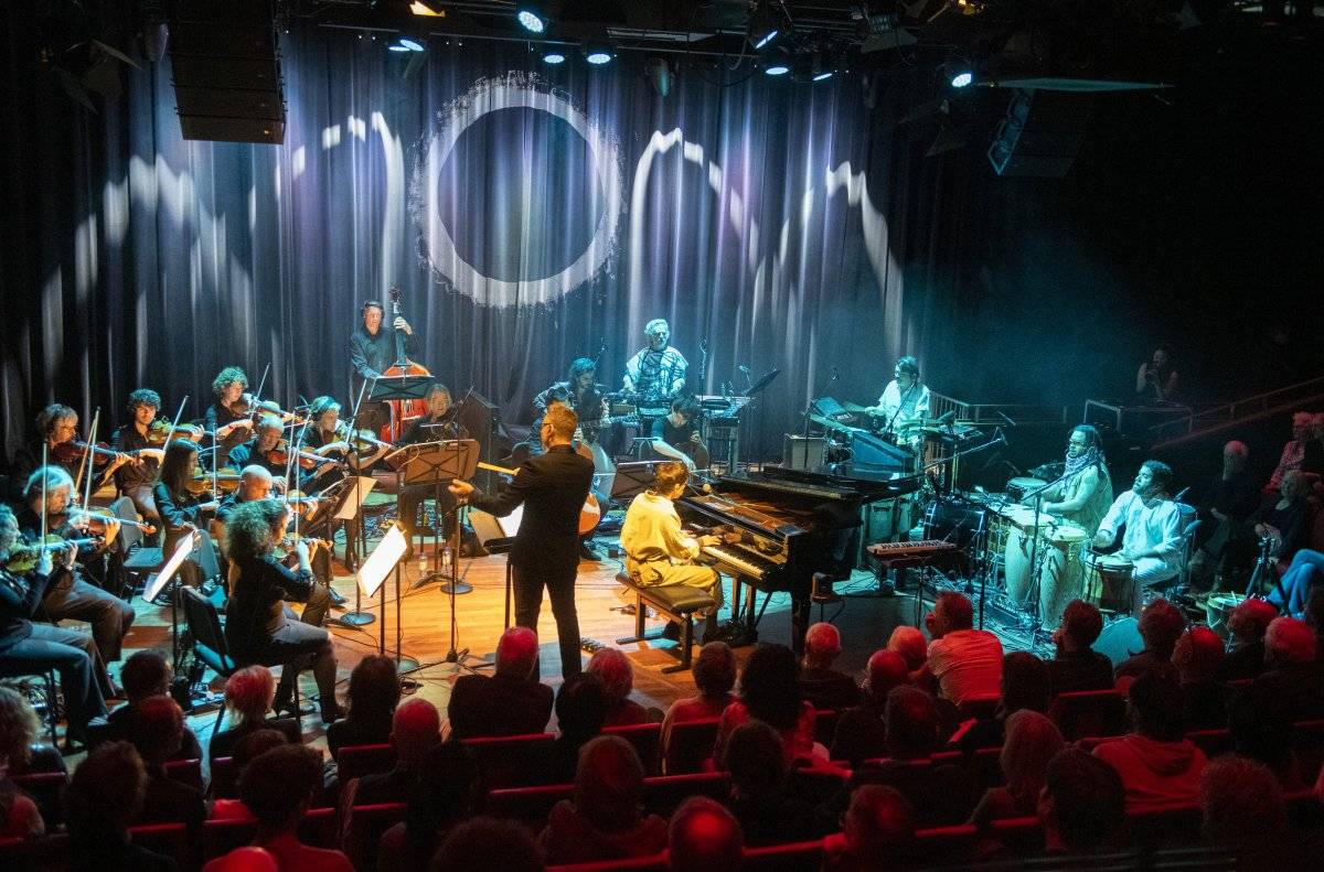 Vitor Araújo & Metropole Orkest Strings live at the Holland Festival