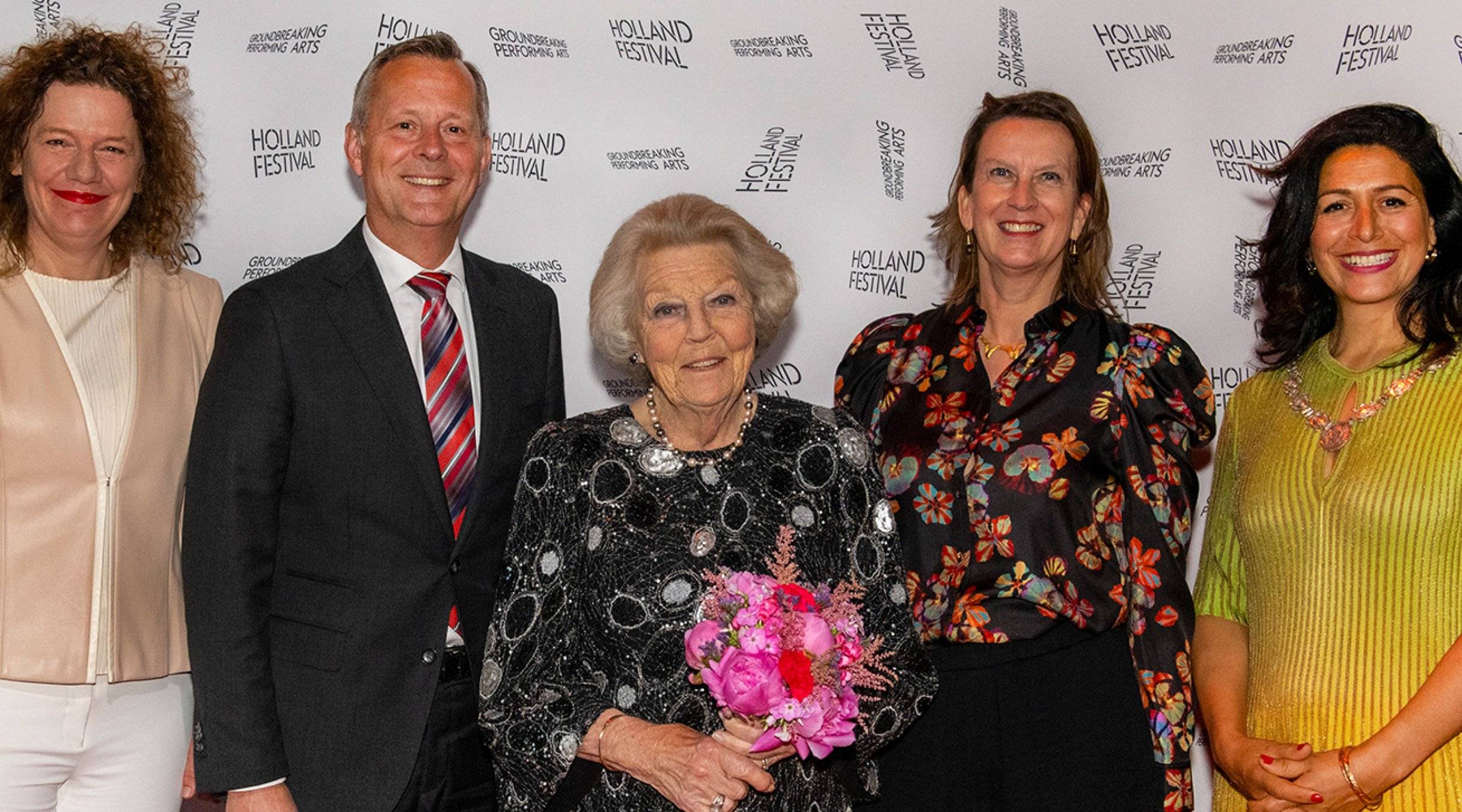 Holland Festival geopend in aanwezigheid van Prinses Beatrix.